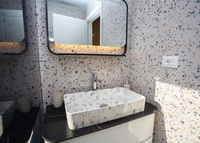 David Center * Τίρανα